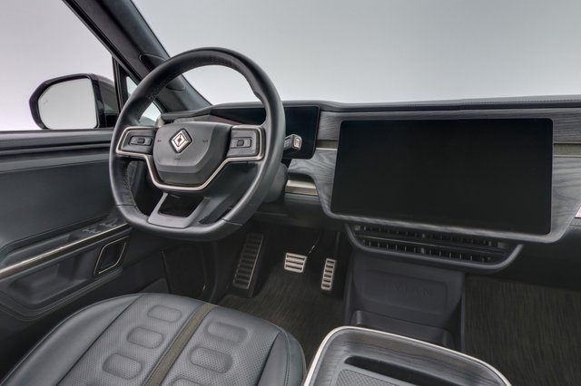 2022 Rivian R1T — photo 20 of 27