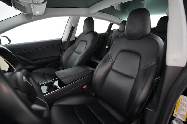 2018 Tesla Model 3 — photo 3 of 19
