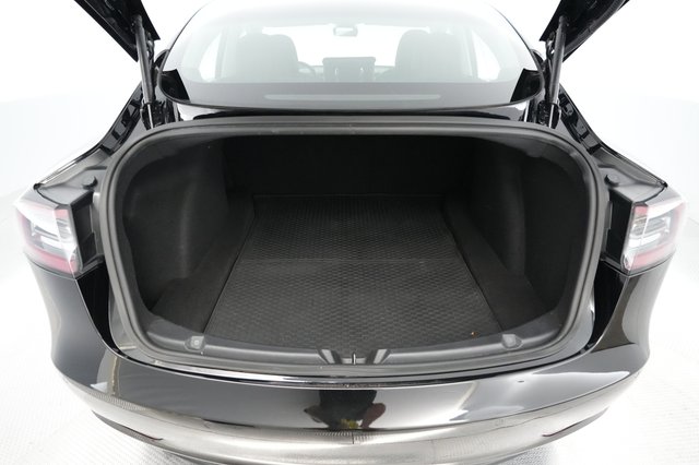 2018 Tesla Model 3 — photo 6 of 19