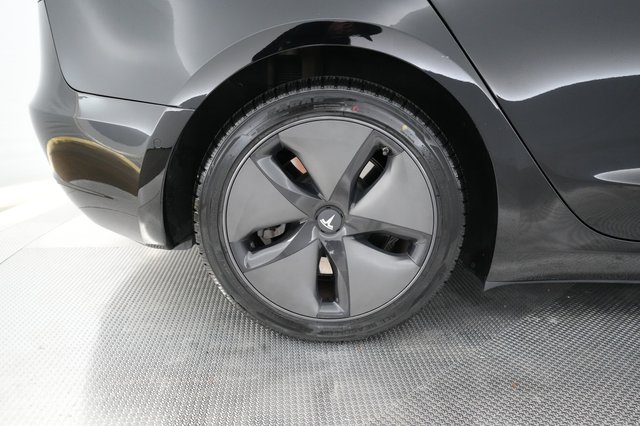 2018 Tesla Model 3 — photo 15 of 19