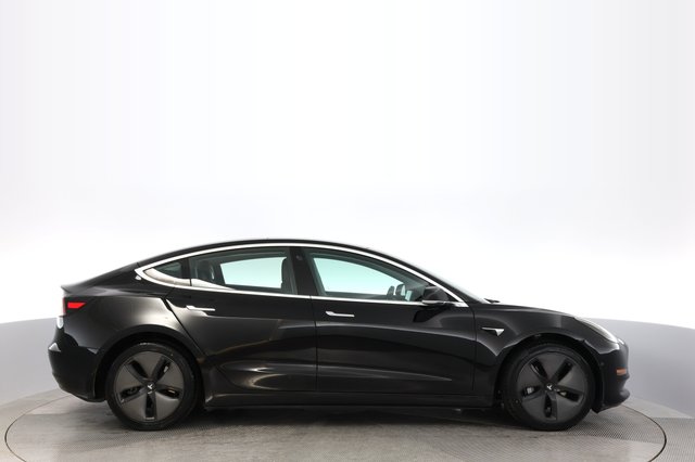2018 Tesla Model 3 — photo 10 of 19