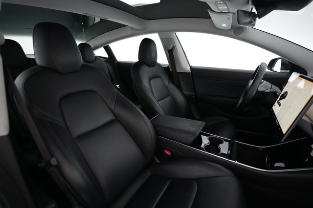 2018 Tesla Model 3 — photo 16 of 19