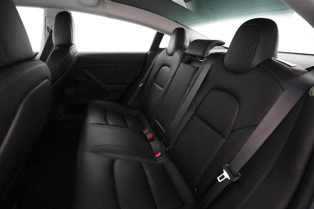 2018 Tesla Model 3 — photo 17 of 19