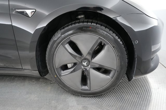 2018 Tesla Model 3 — photo 7 of 19