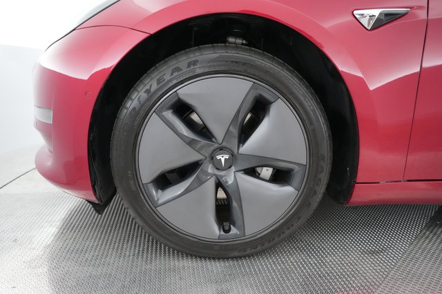 2018 Tesla Model 3 — photo 16 of 24