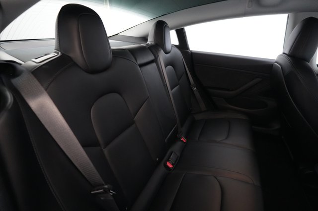 2018 Tesla Model 3 — photo 4 of 24