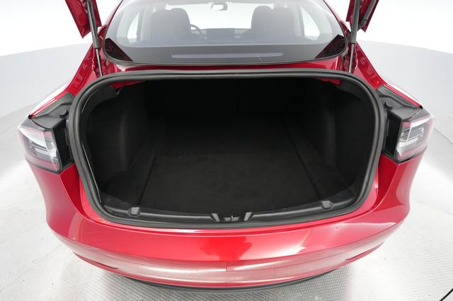 2018 Tesla Model 3 — photo 6 of 24
