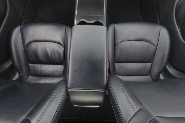 2018 Tesla Model 3 — photo 22 of 24