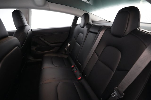 2018 Tesla Model 3 — photo 19 of 24