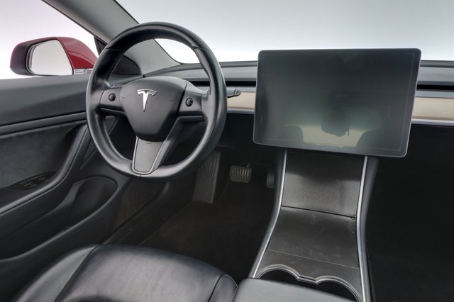 2018 Tesla Model 3 — photo 20 of 24