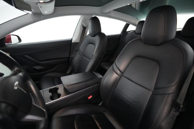 2018 Tesla Model 3 — photo 3 of 24