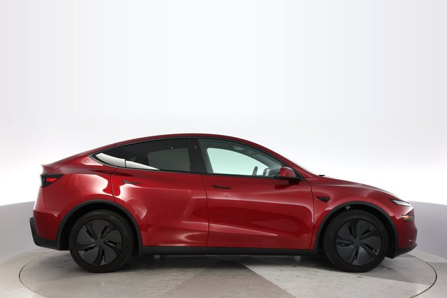 2026 Tesla Model Y — photo 10 of 21