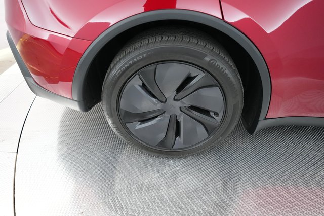 2026 Tesla Model Y — photo 13 of 21