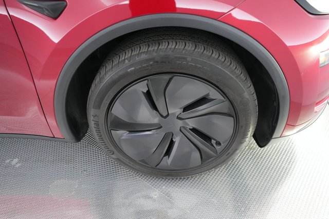 2026 Tesla Model Y — photo 7 of 21