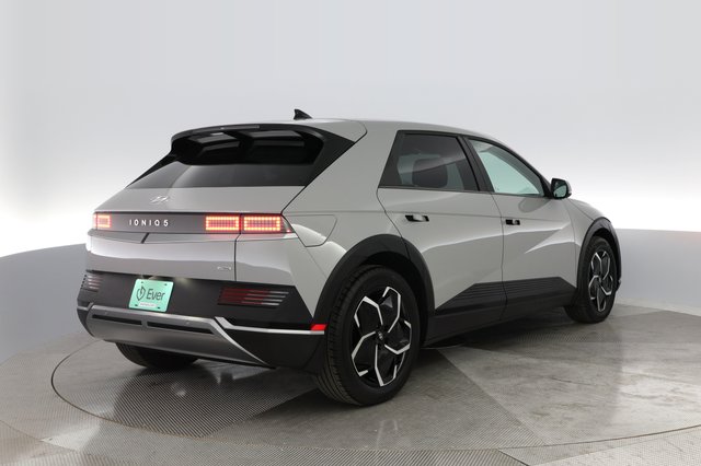 2023 Hyundai IONIQ 5 — photo 2 of 31