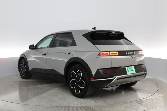 2023 Hyundai IONIQ 5 — photo 12 of 31