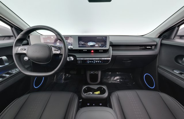 2023 Hyundai IONIQ 5 — photo 18 of 31