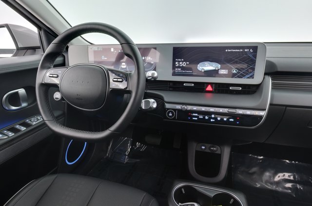 2023 Hyundai IONIQ 5 — photo 3 of 31