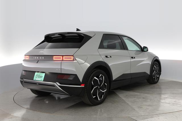 2023 Hyundai IONIQ 5 — photo 10 of 31