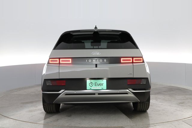 2023 Hyundai IONIQ 5 — photo 11 of 31