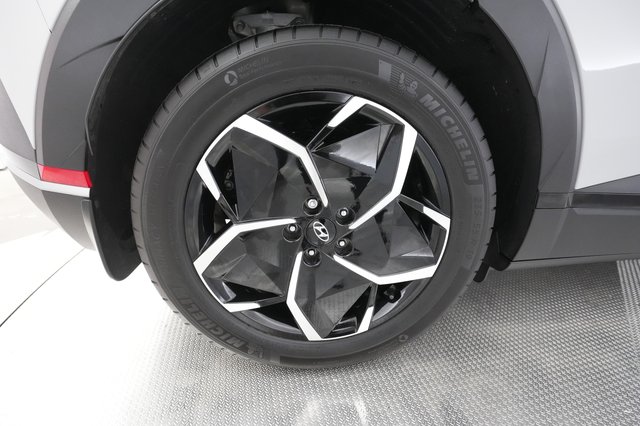 2023 Hyundai IONIQ 5 — photo 17 of 31