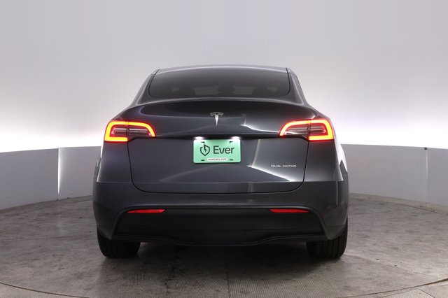 2023 Tesla Model Y — photo 12 of 30