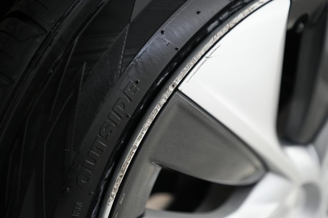2023 Tesla Model Y — photo 24 of 30