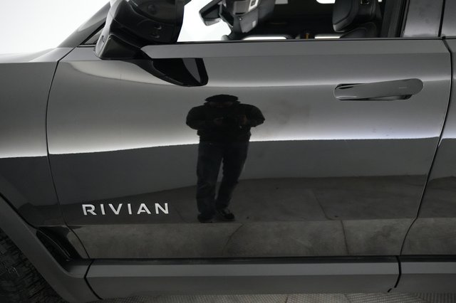 2025 Rivian R1S — photo 25 of 26