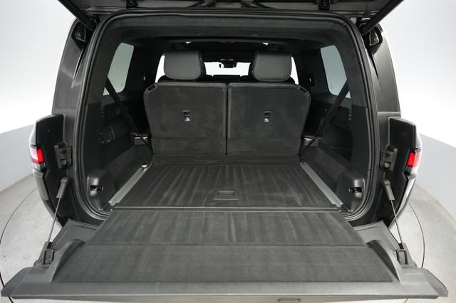 2025 Rivian R1S — photo 6 of 26