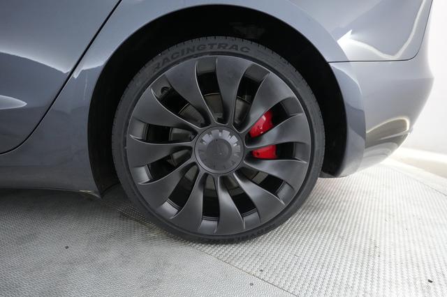 2023 Tesla Model 3 — photo 7 of 22