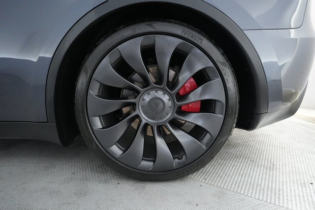 2023 Tesla Model Y — photo 7 of 26