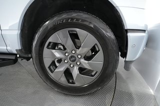 2022 Ford F-150 Lightning — photo 11 of 17