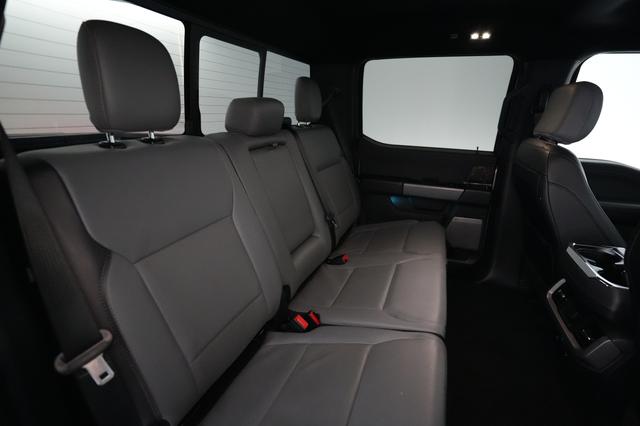 2022 Ford F-150 Lightning — photo 4 of 17