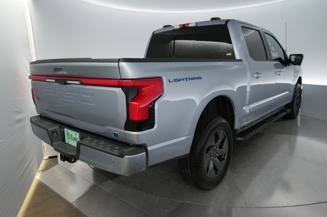 2022 Ford F-150 Lightning — photo 2 of 17