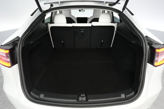 2023 Tesla Model Y — photo 6 of 30