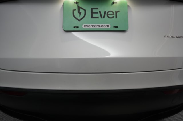 2023 Tesla Model Y — photo 23 of 30