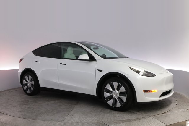 2023 Tesla Model Y — photo 11 of 30