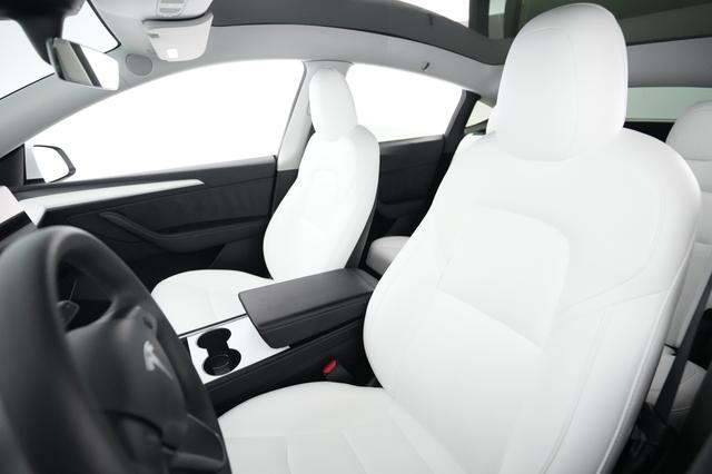 2023 Tesla Model Y — photo 3 of 30