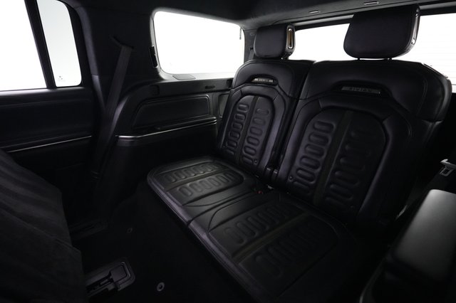 2025 Rivian R1S — photo 20 of 30