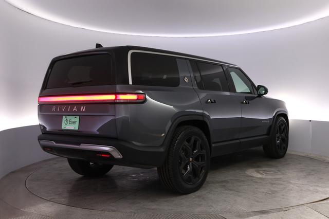 2025 Rivian R1S — photo 2 of 30