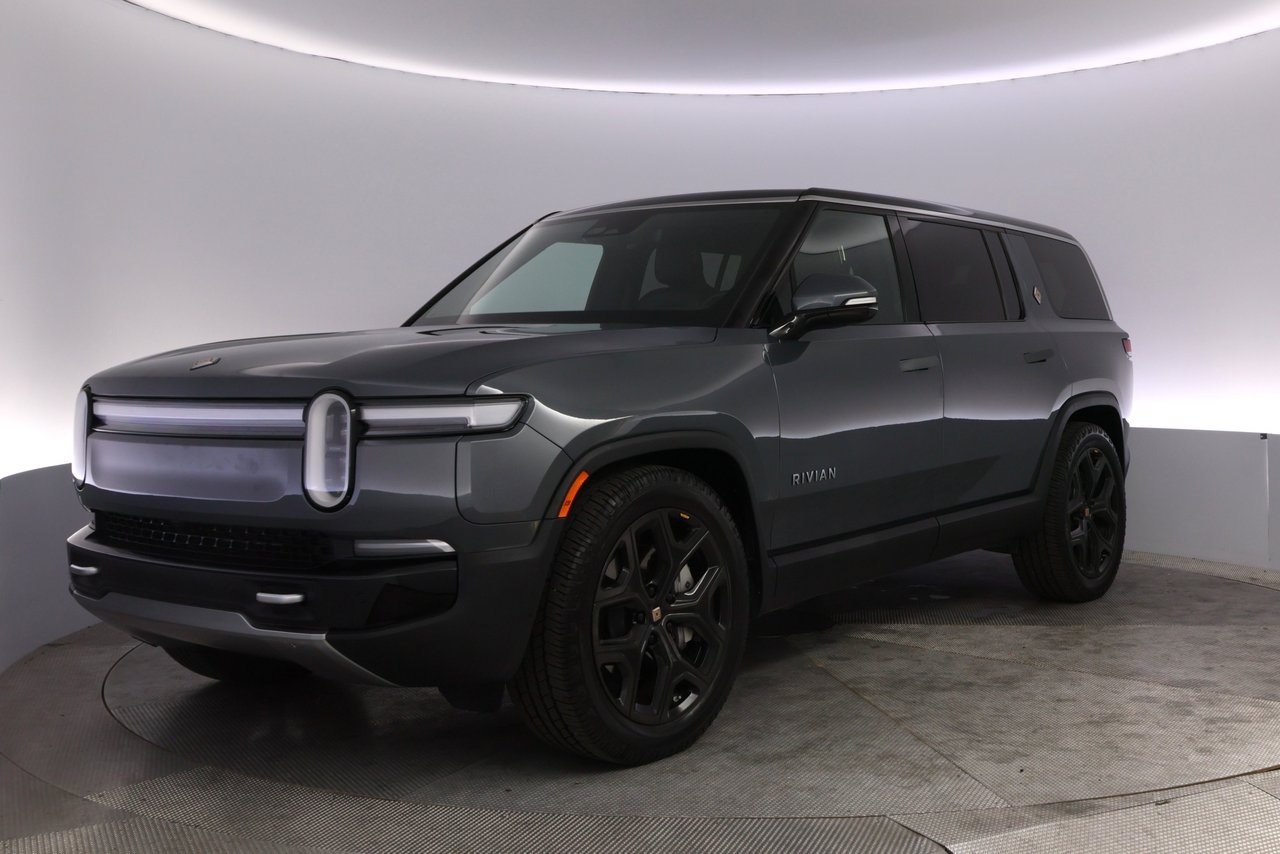 2025 Rivian R1S Driver Assistance Package