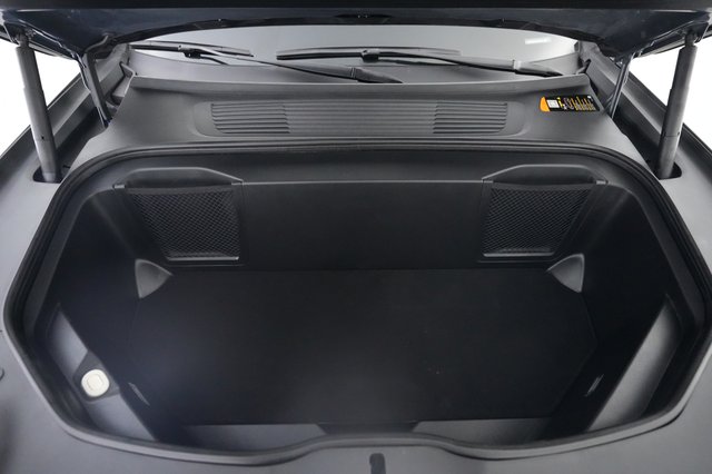 2025 Rivian R1S — photo 25 of 30