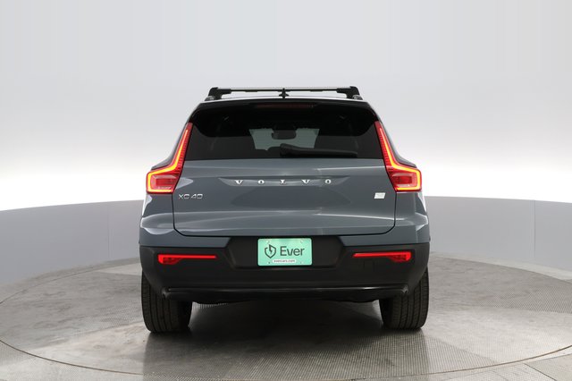 2023 Volvo XC40 Recharge — photo 11 of 32