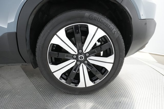 2023 Volvo XC40 Recharge — photo 15 of 32