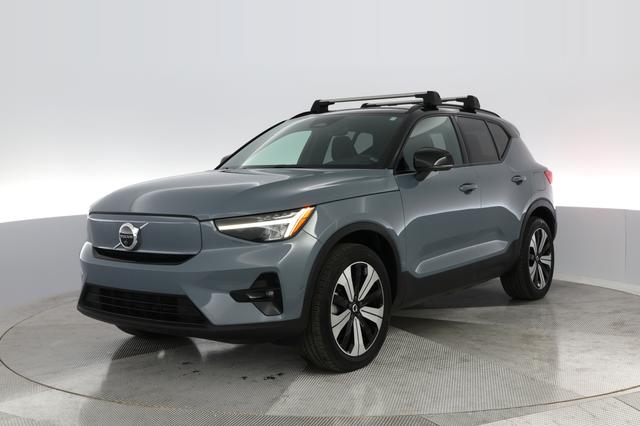 2023 Volvo XC40 Recharge — photo 6 of 32