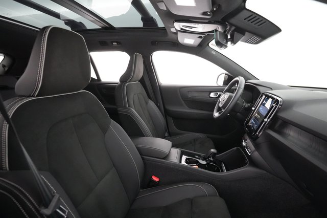 2023 Volvo XC40 Recharge — photo 21 of 32