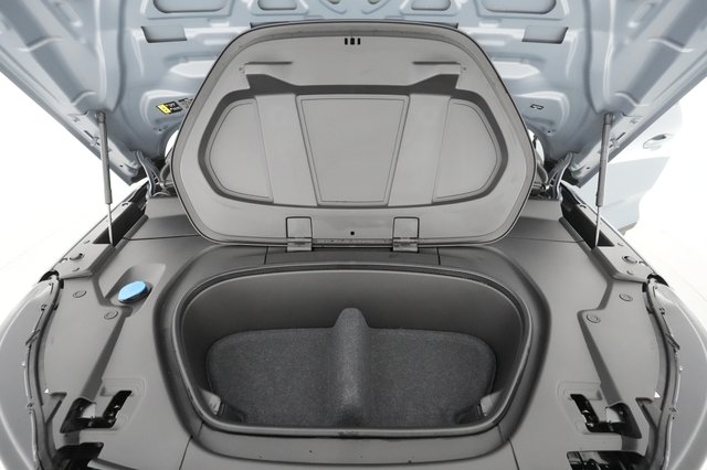 2023 Volvo XC40 Recharge — photo 24 of 32