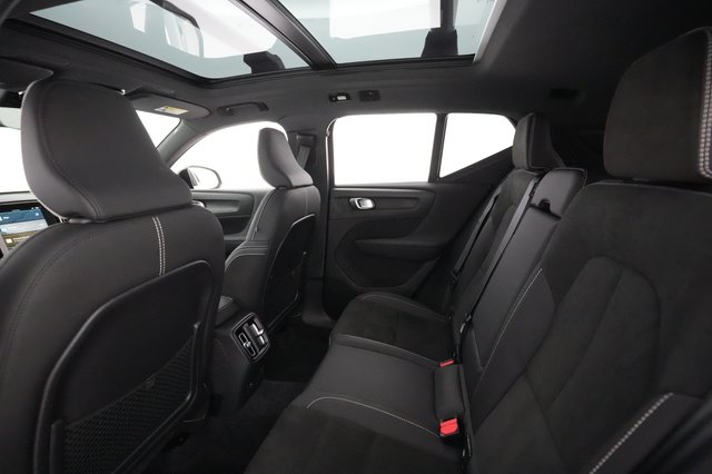 2023 Volvo XC40 Recharge — photo 20 of 32