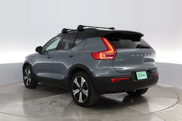 2023 Volvo XC40 Recharge — photo 12 of 32