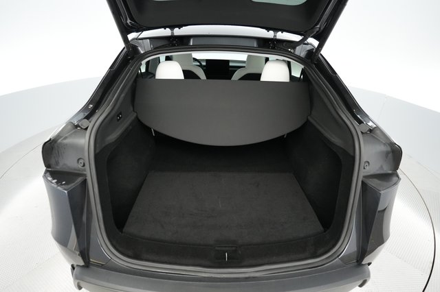 2026 Tesla Model Y — photo 6 of 20